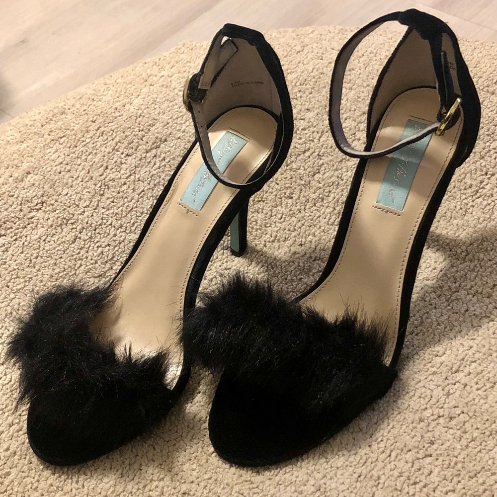 Betsey Johnson Black Faux Fur Heels